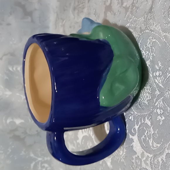 TROLLS COLLECTIBLE FACE MUG - Picture 4 of 6